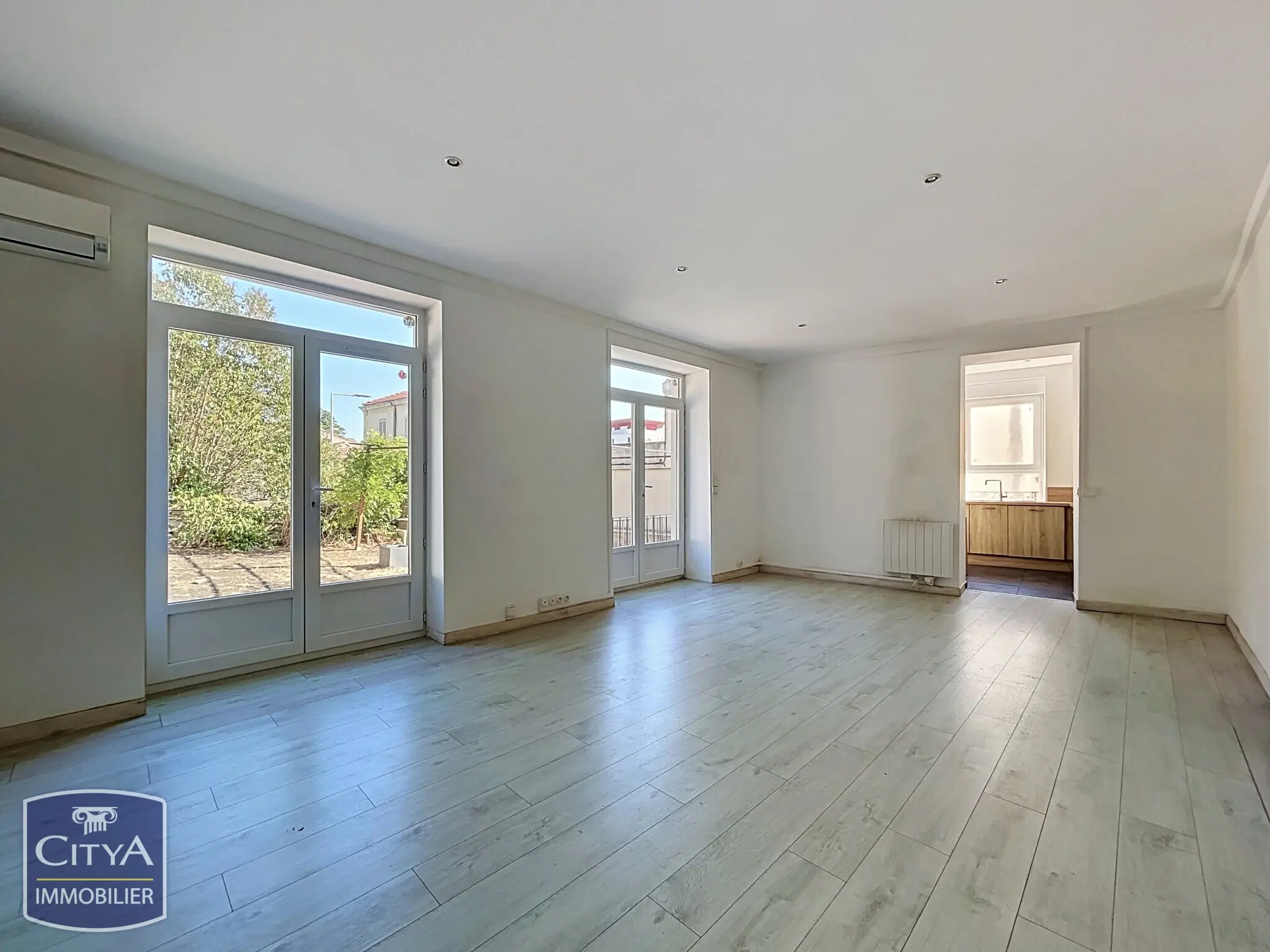 Photo 2 Immeuble 180m²