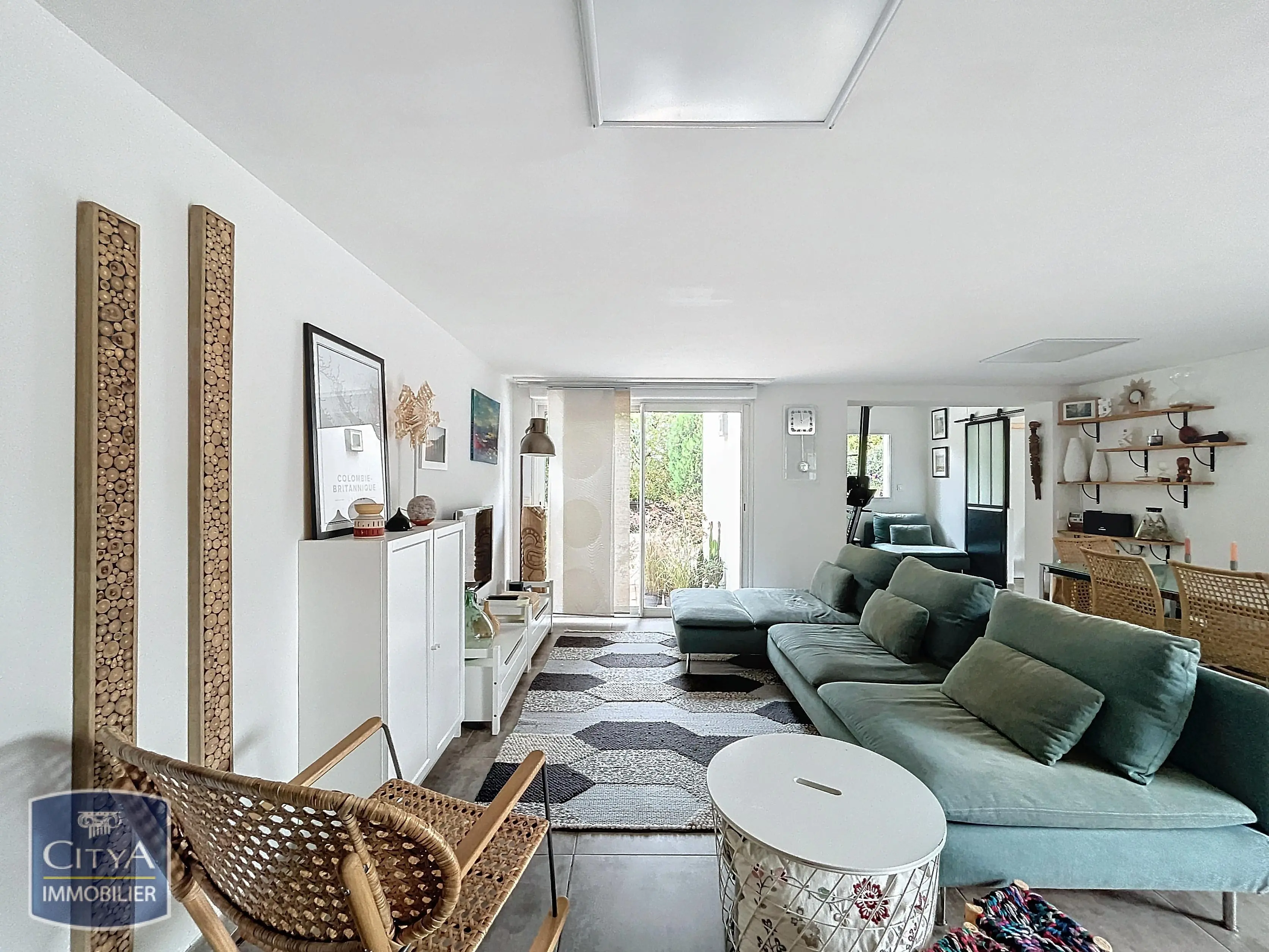 Photo 1 Maison 10 pièces 302m²