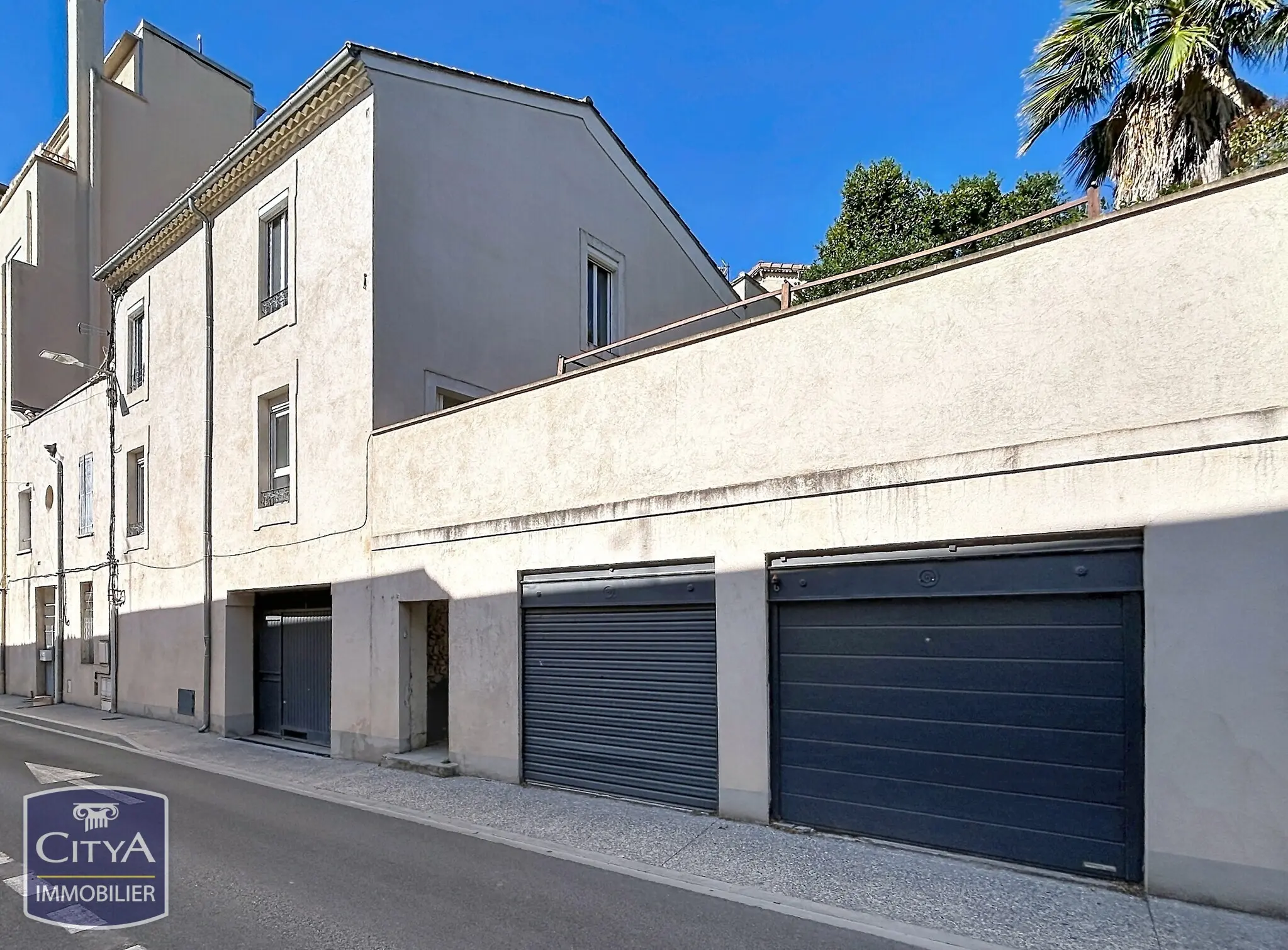 Photo 1 Immeuble 180m²