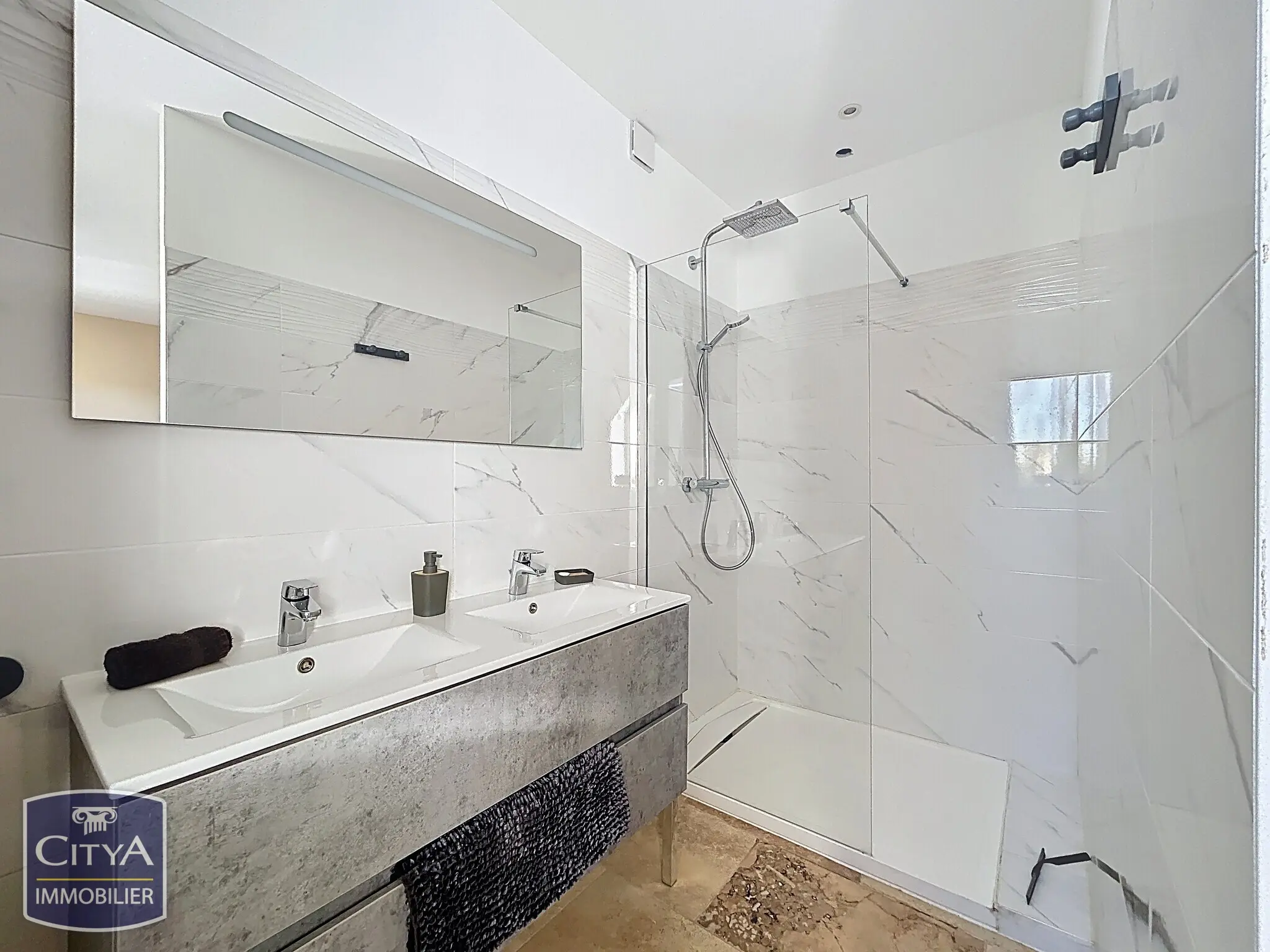 Photo 13 Maison 5 pièces 200m²