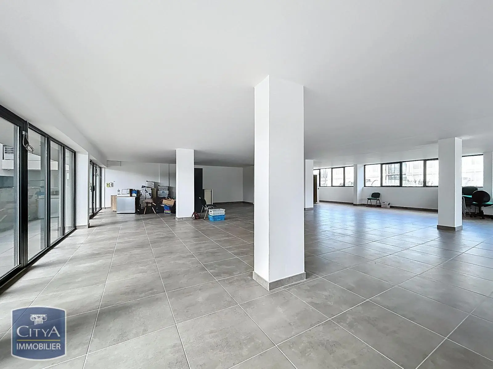 Photo 10 Local Professionnel 1 pièce 195m²