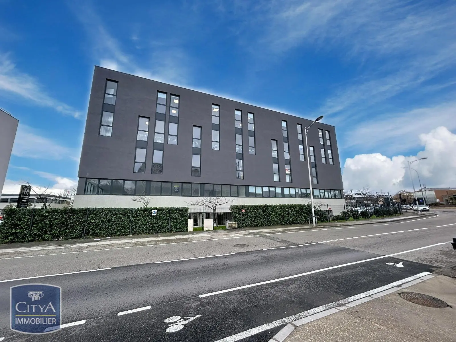 Photo 12 Local Professionnel 1 pièce 195m²