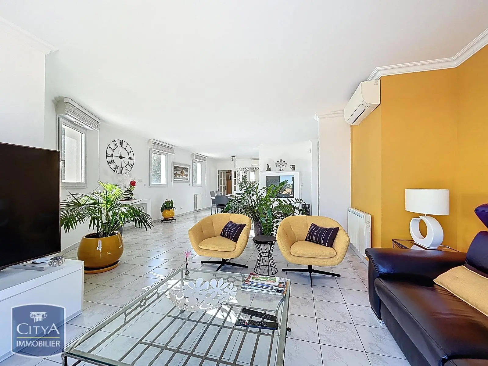 Photo 1 Appartement 5 pièces 213.45m²