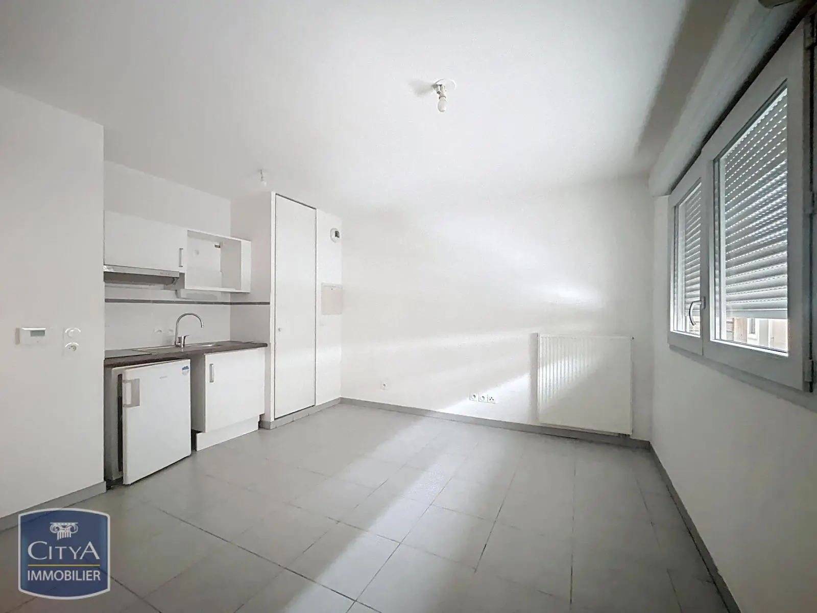 Photo 1 Appartement 1 pièce 23.98m²