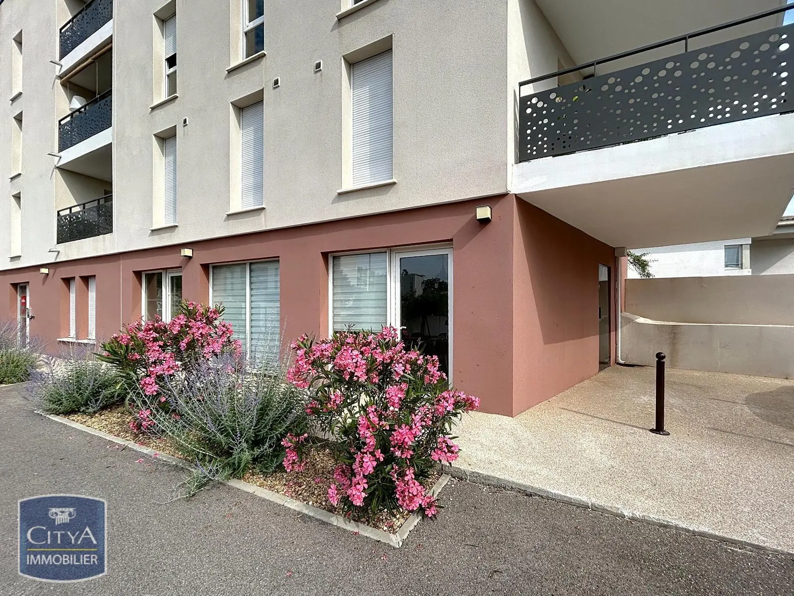 Photo 9 Local Professionnel 2 pièces 25m²