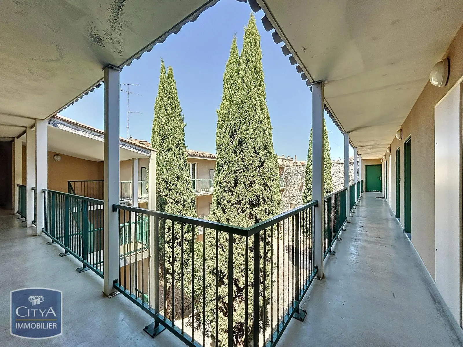 nimes centre ville arènes t1 studio investissement