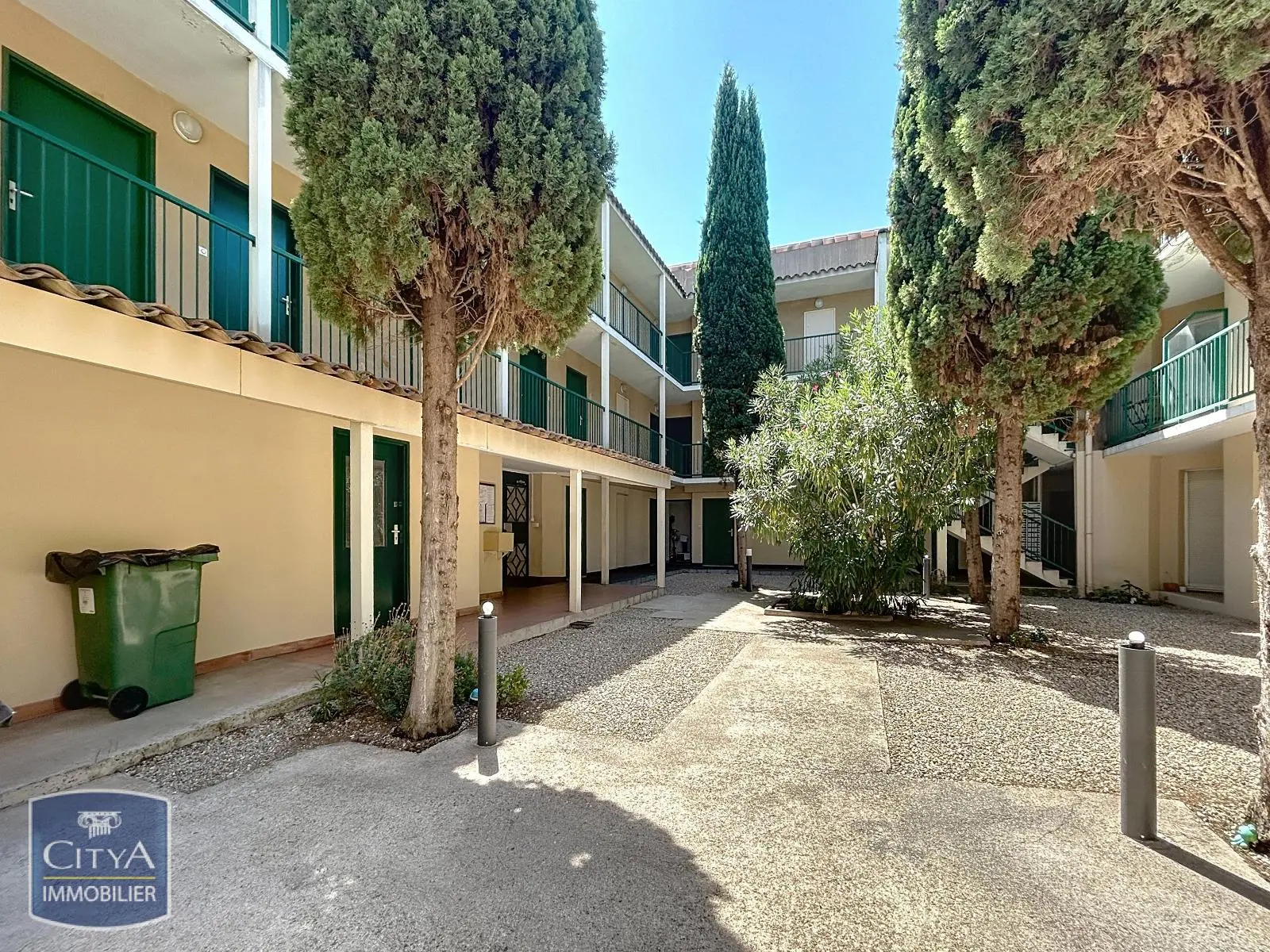 nimes centre ville arènes t1 studio investissement