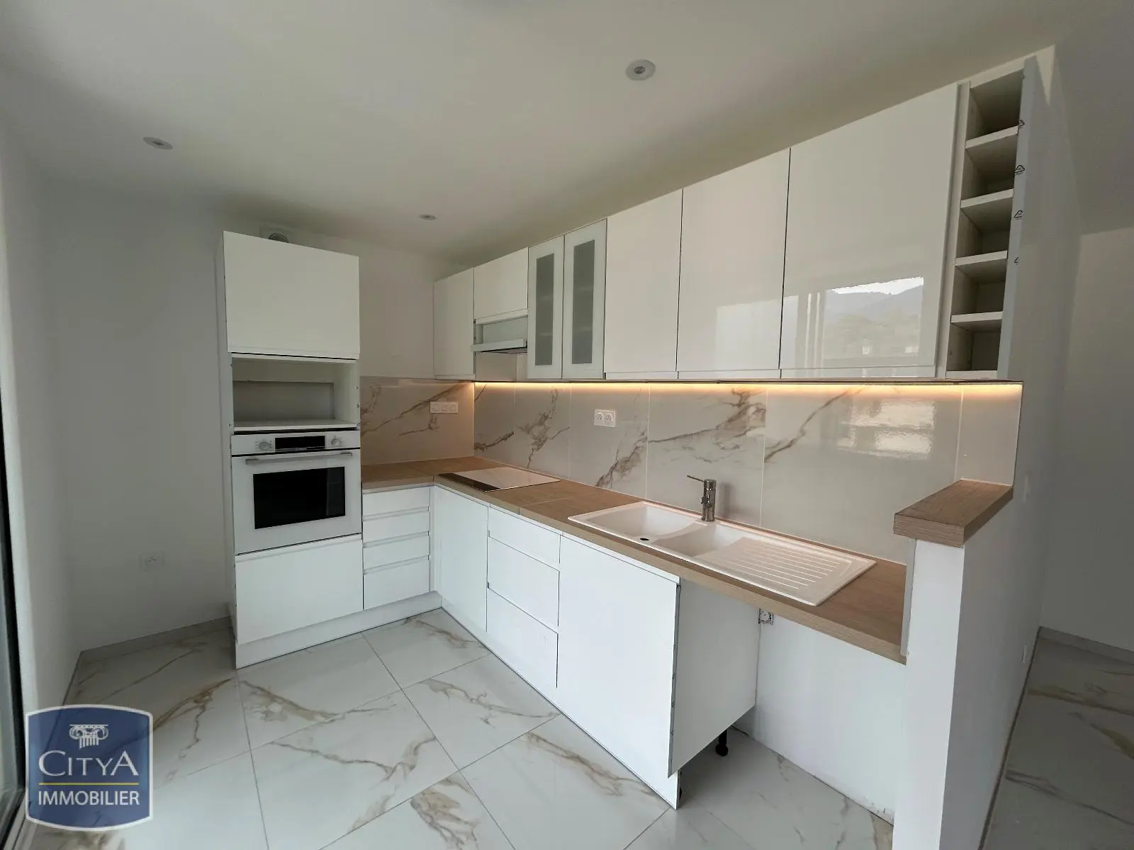 Photo 1 Appartement 4 pièces 57.78m²