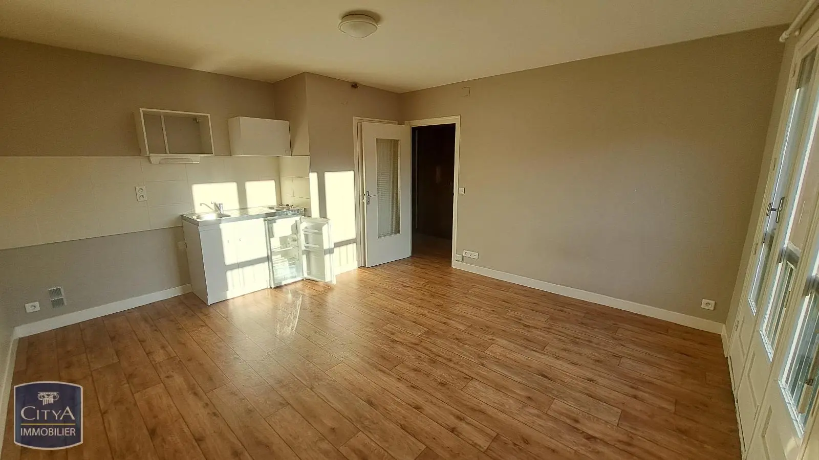 Photo 1 Appartement 1 pièce 26m²