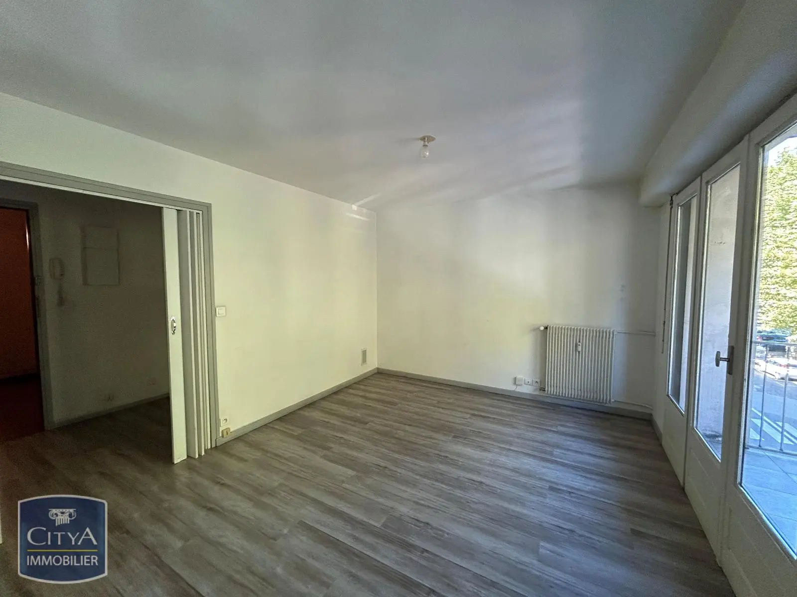 Photo 2 Appartement 1 pièce 27.91m²
