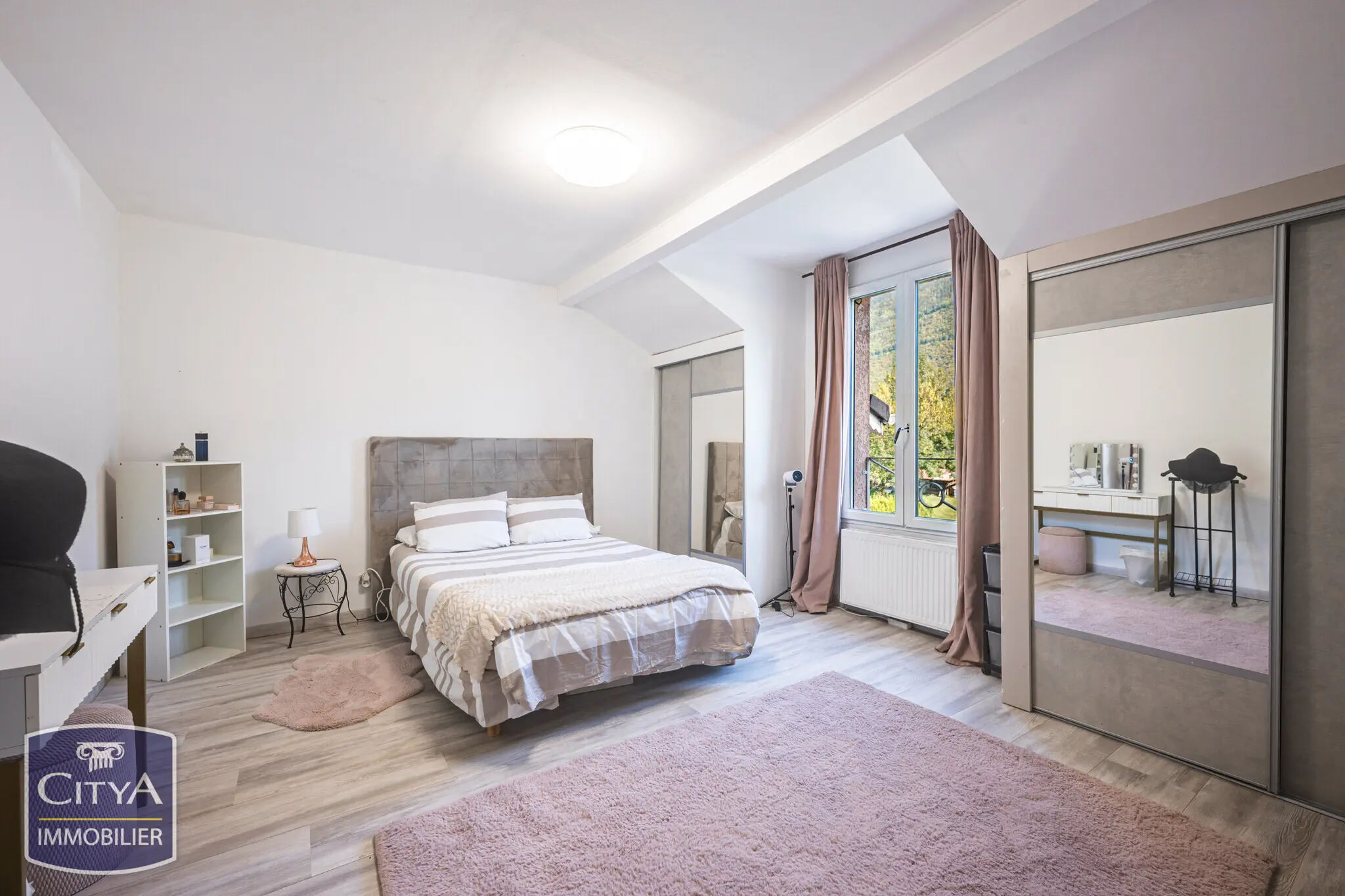 Photo 6 Maison 5 pièces 218.9m²