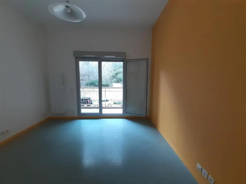 Photo 1 Appartement 1 pièce 23.27m²