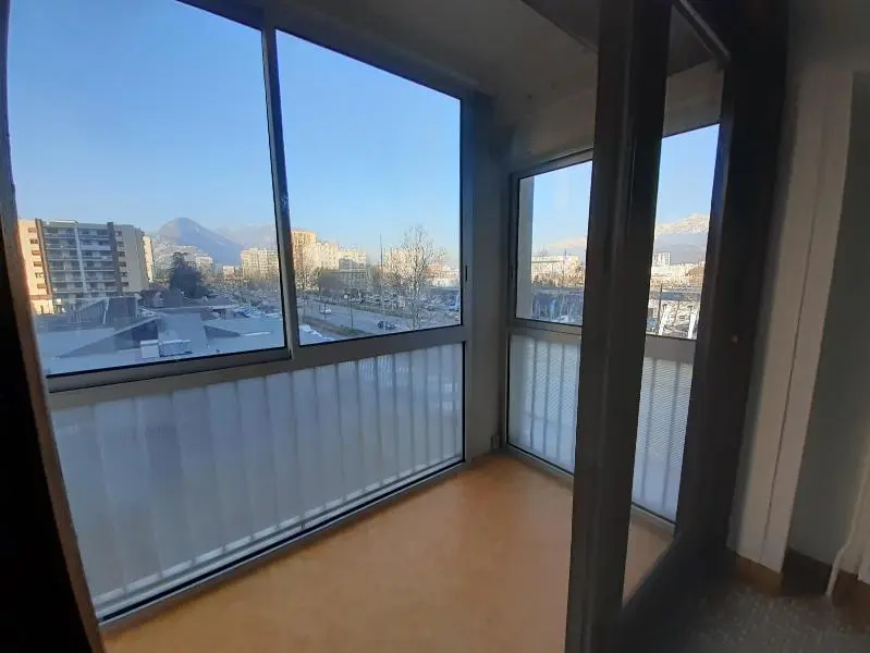 Photo 3 Appartement 2 pièces 56.01m²