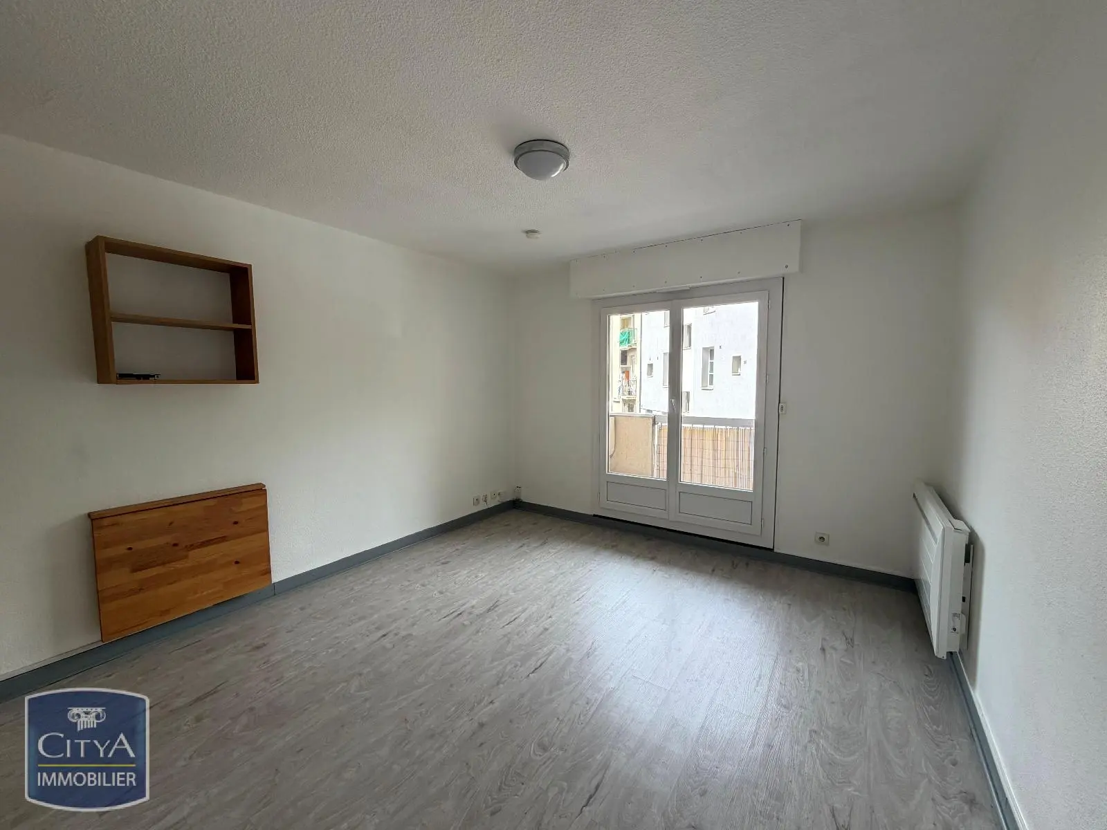 Photo 1 Appartement 1 pièce 23.68m²