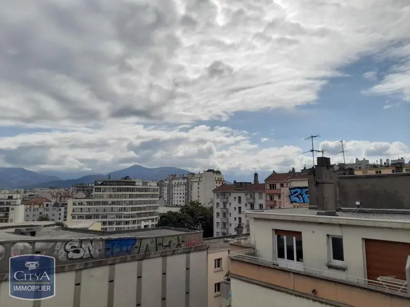 A LOUER T2 - VUE DEGAGEE - BALCON