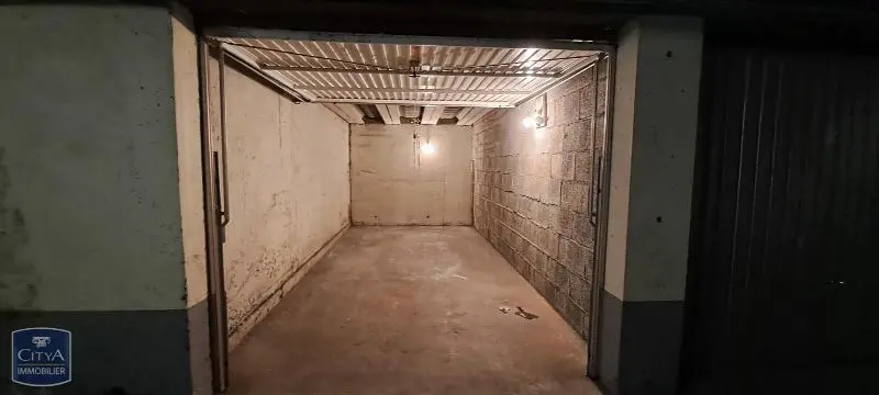 Photo 3 Parking