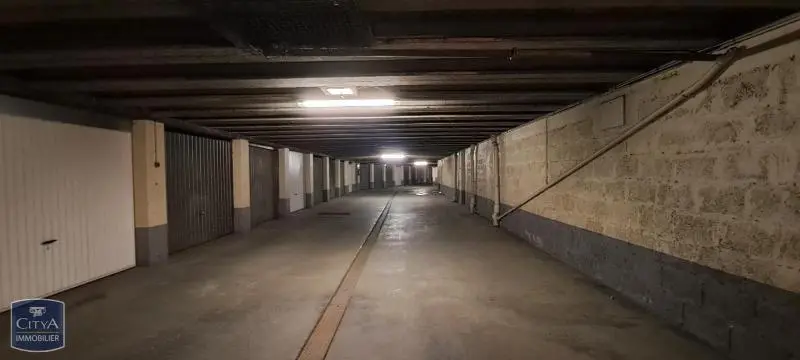 Photo 2 Parking