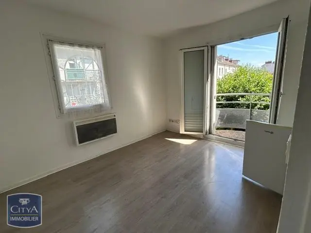 Photo 2 Appartement 1 pièce 17.1m²