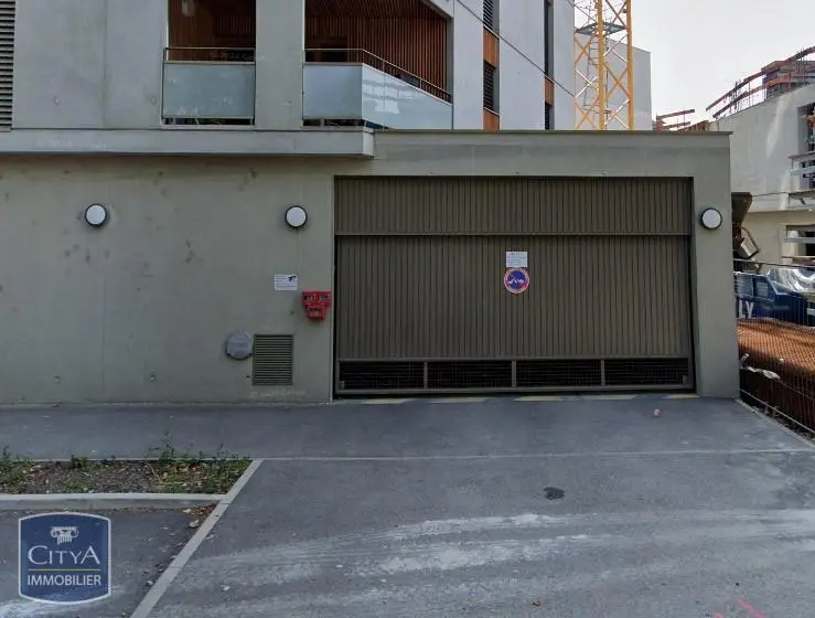 Photo 1 Parking