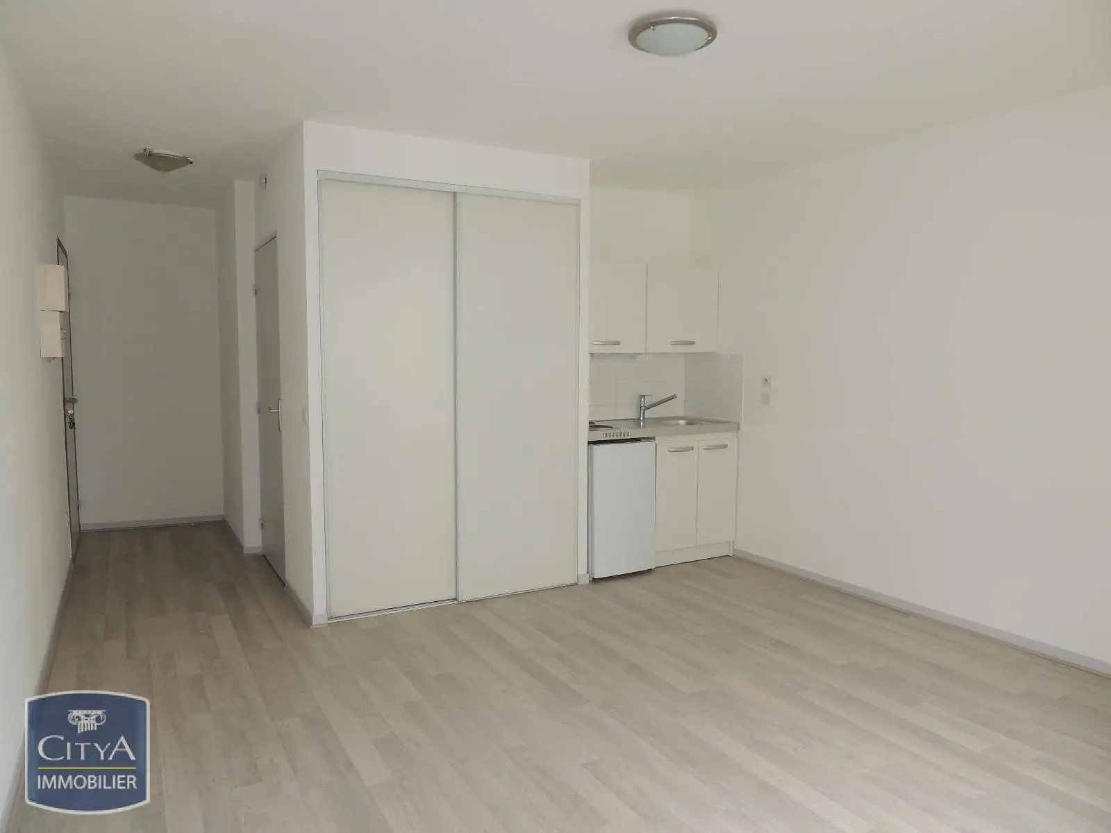 Photo 2 Appartement 1 pièce 24.01m²