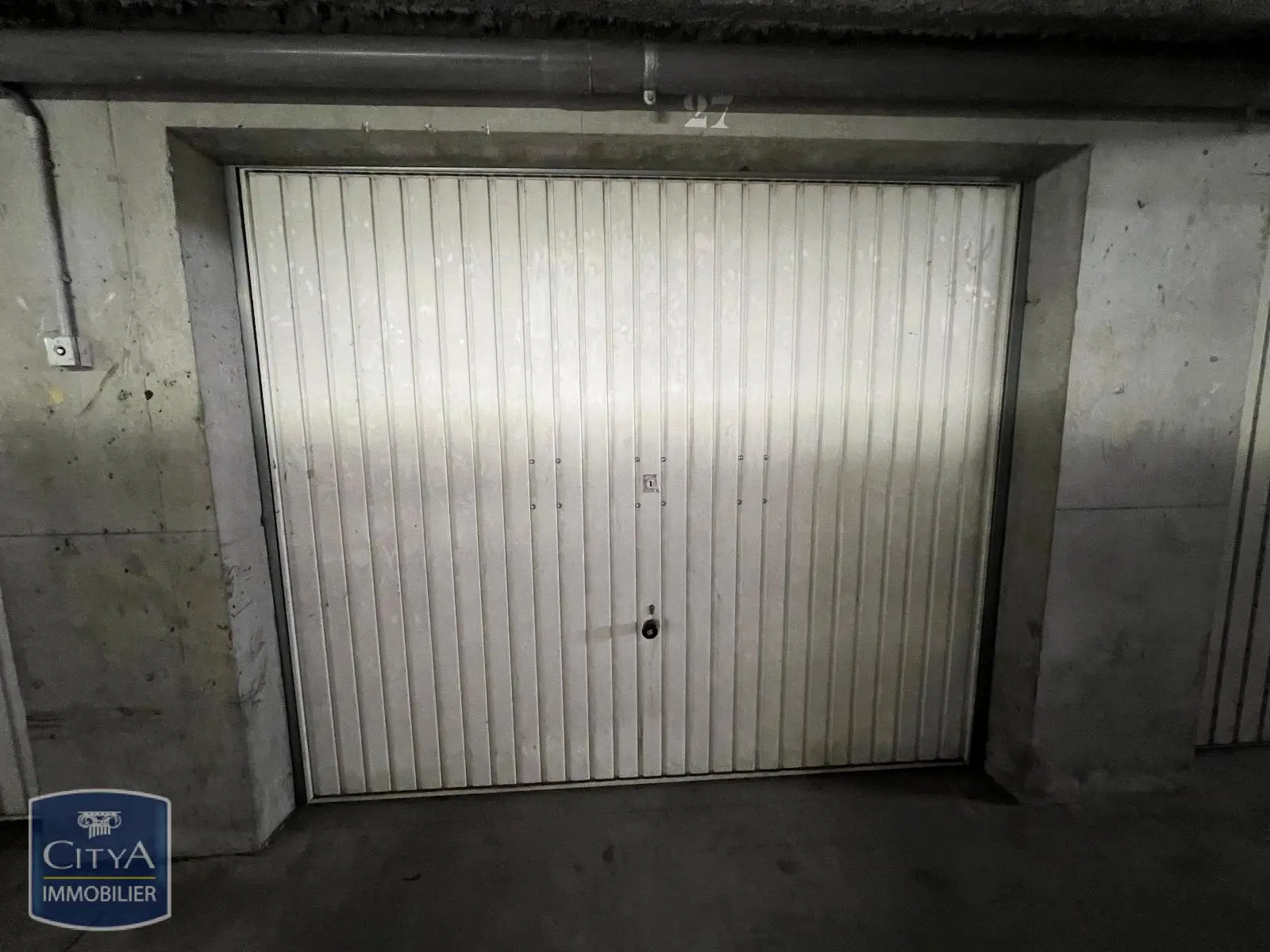 Photo 1 Parking