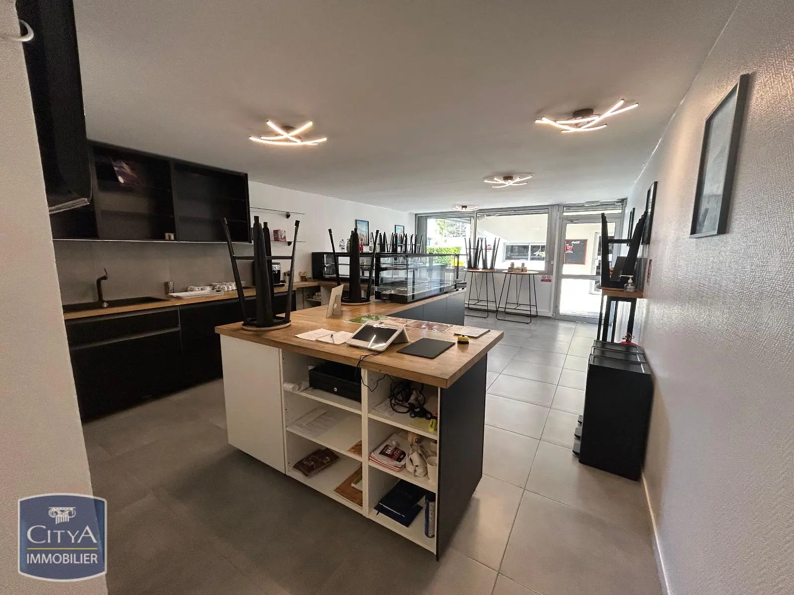 Photo 2 Local Commercial 140.52m²