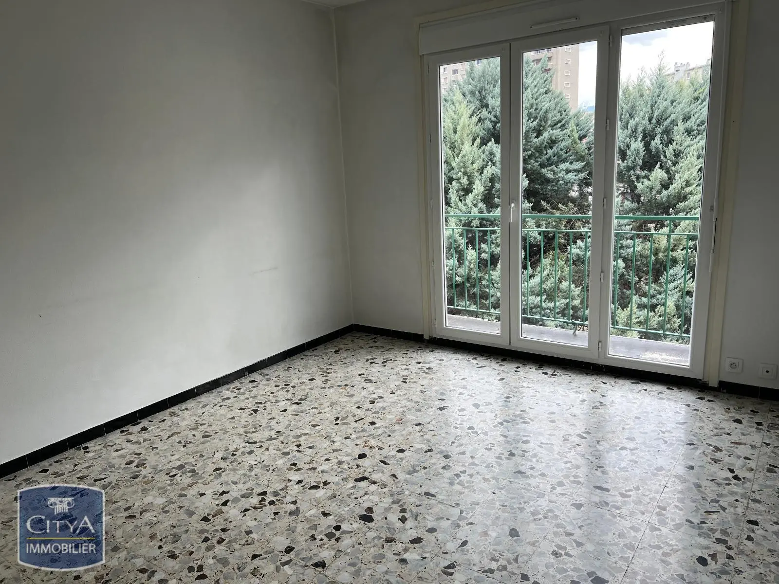 Photo 1 Appartement 1 pièce 34.1m²