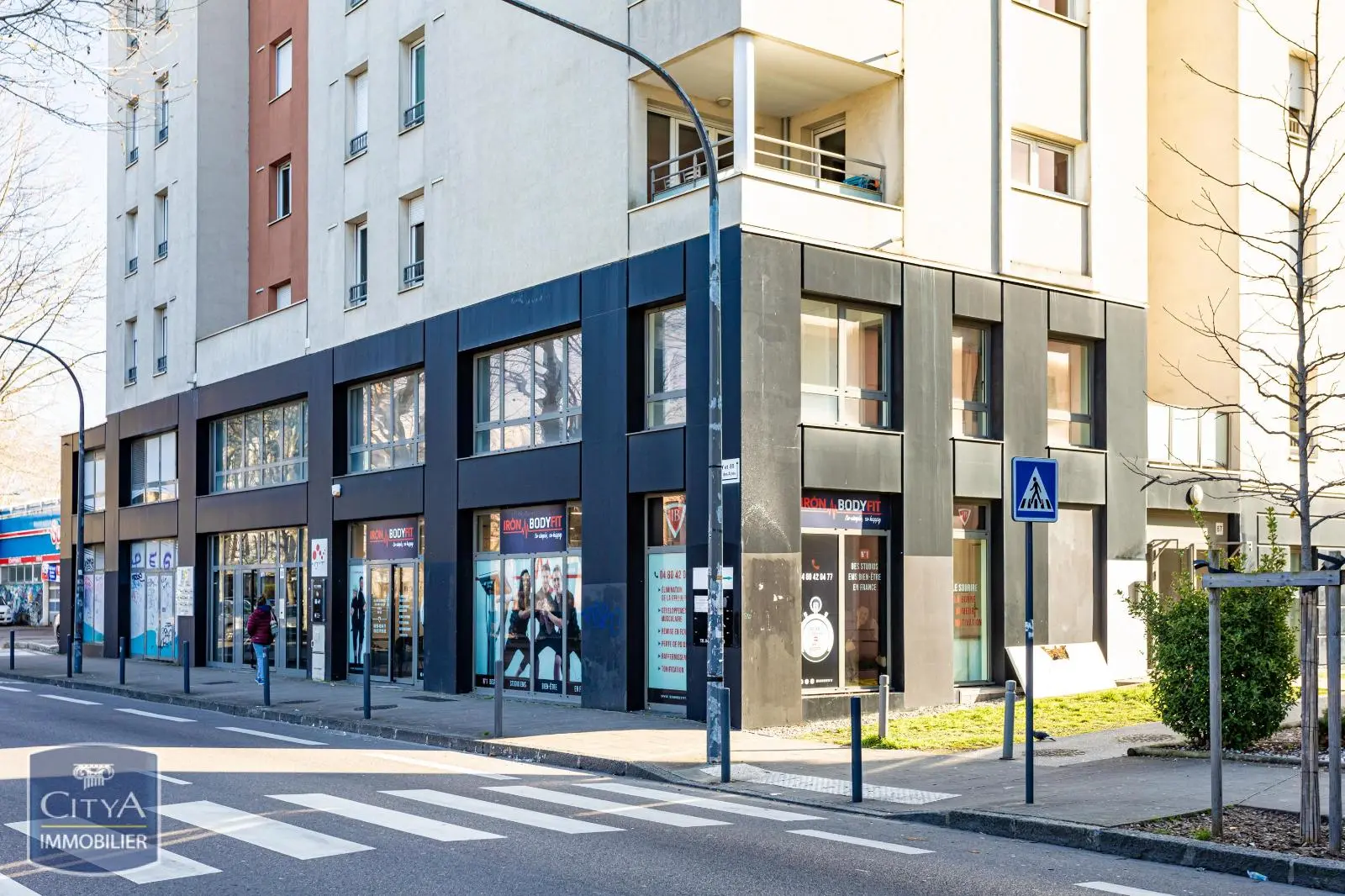 Photo Local Professionnel 132.1m²