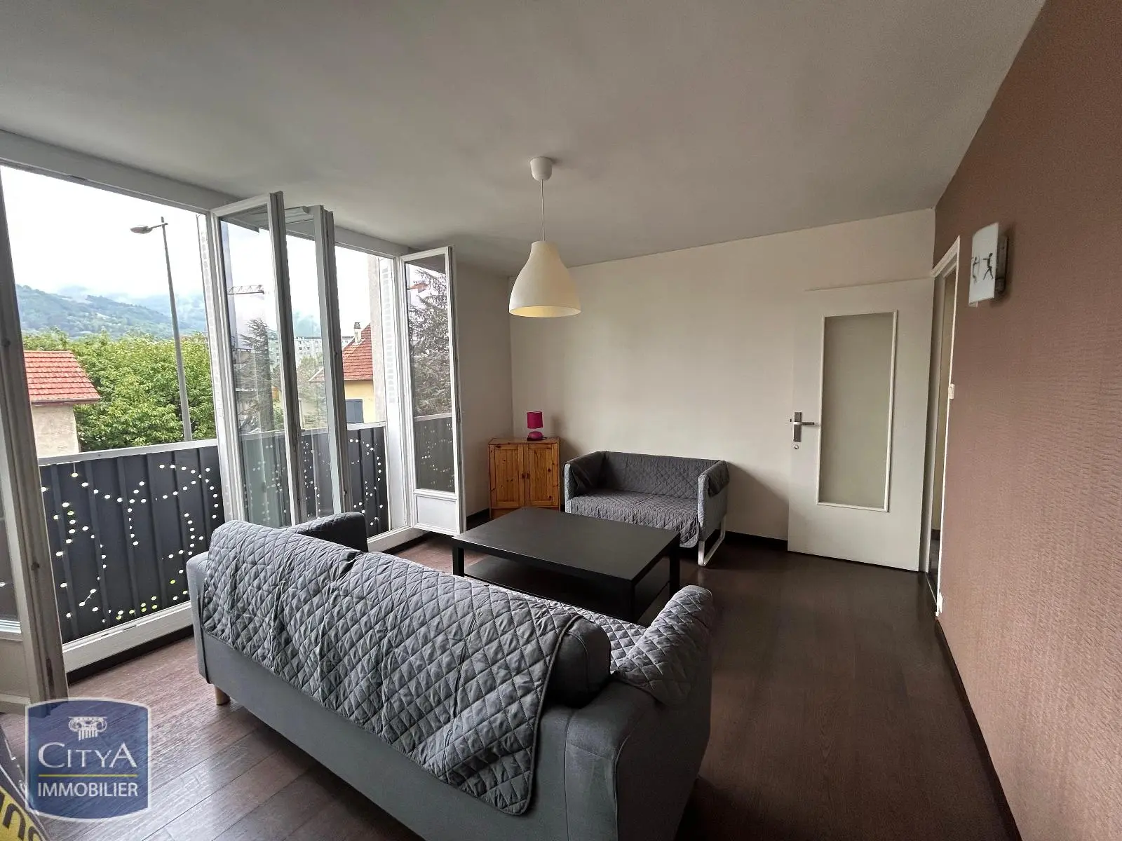 Photo 2 Appartement 5 pièces 82m²