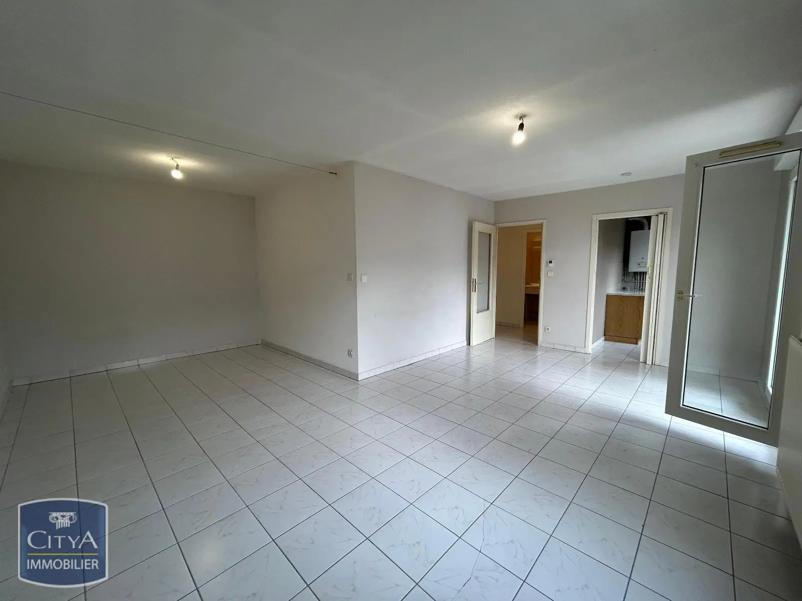 Photo 2 Appartement 1 pièce 39.85m²