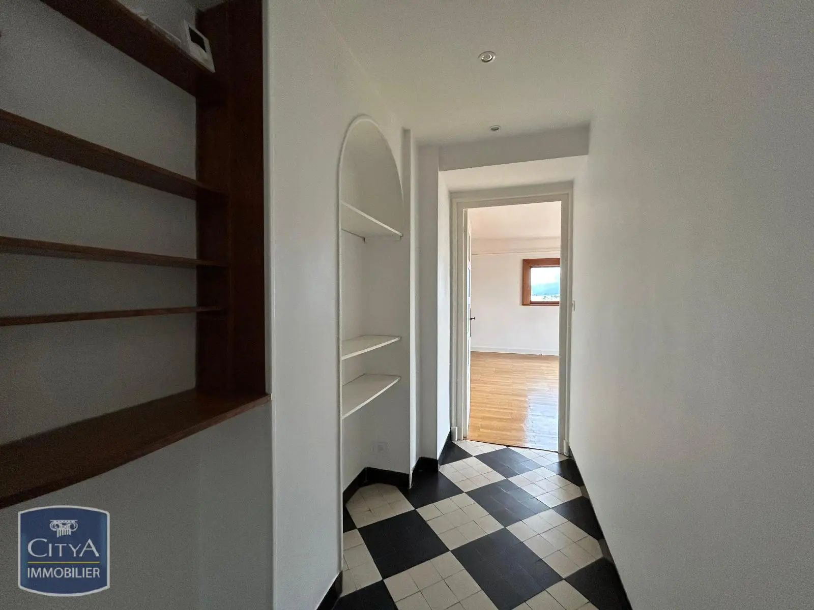 Photo 10 Appartement 4 pièces 110.56m²