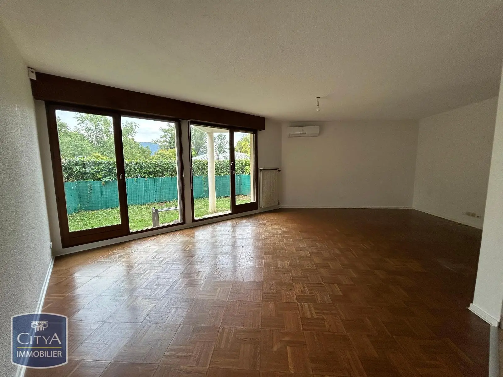 Photo 1 Appartement 5 pièces 107.33m²