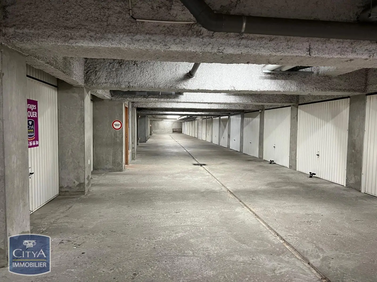 Photo 2 Parking