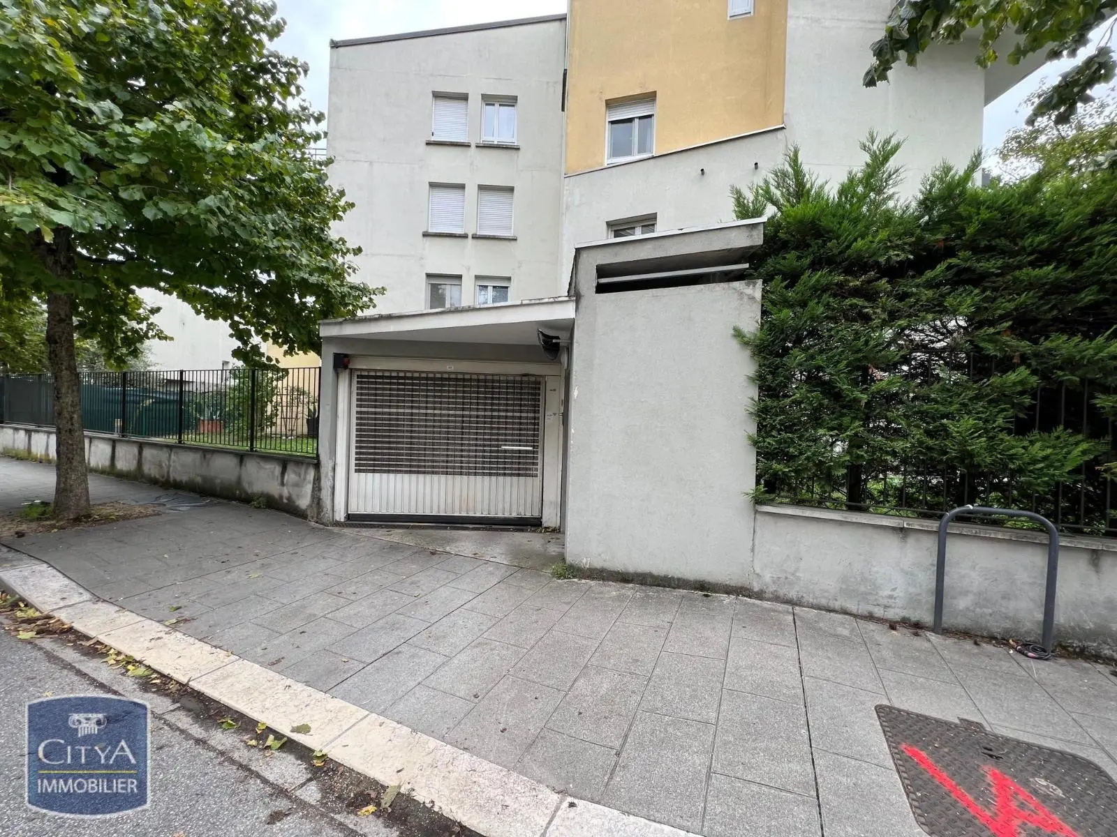 Photo 1 Parking