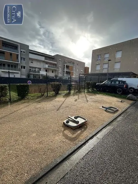 Photo 3 Parking