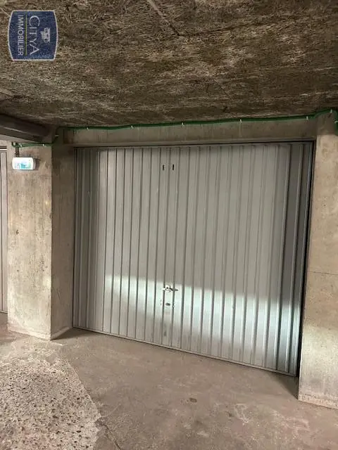 Photo 1 Parking