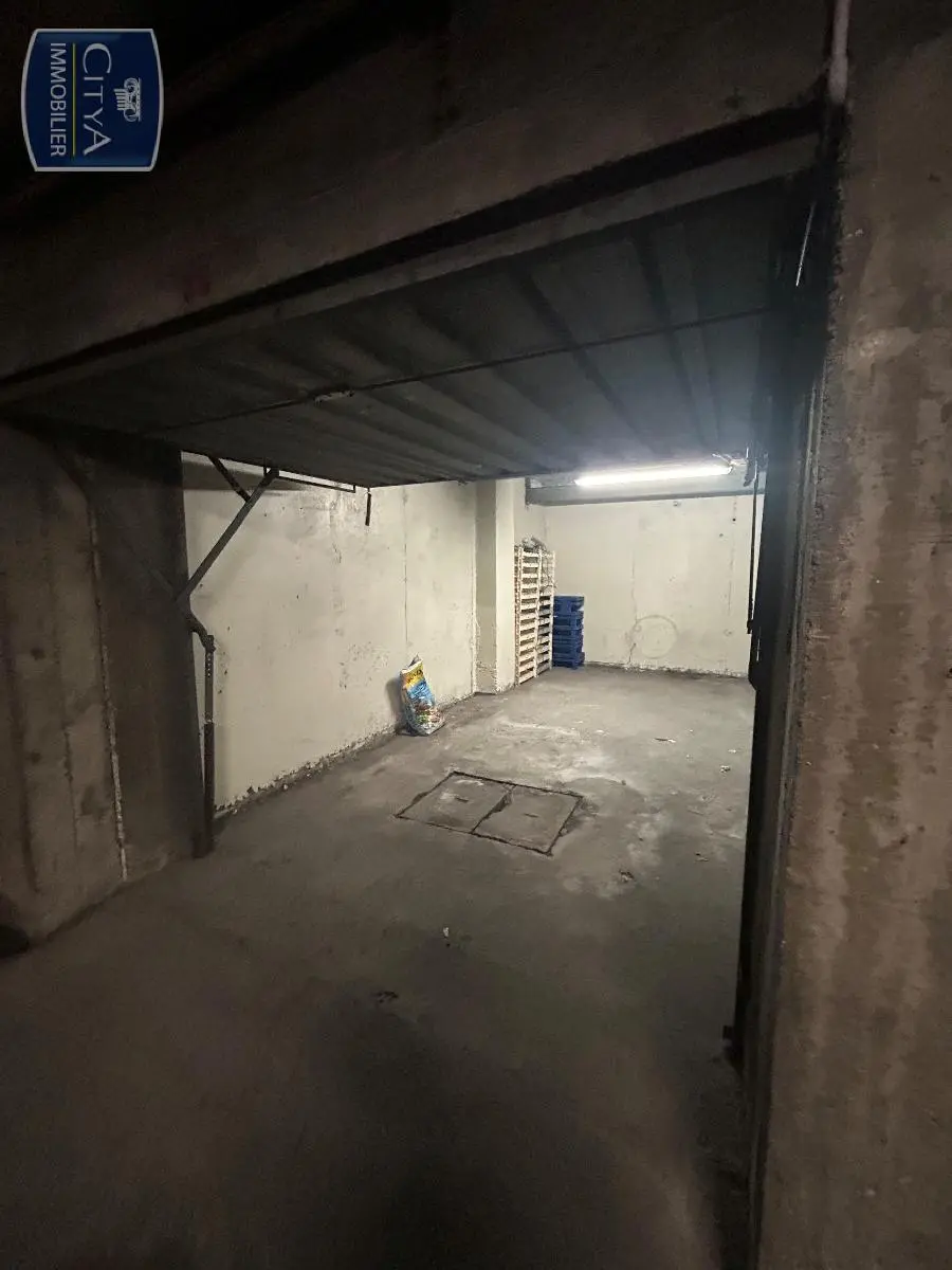 Photo 1 Parking