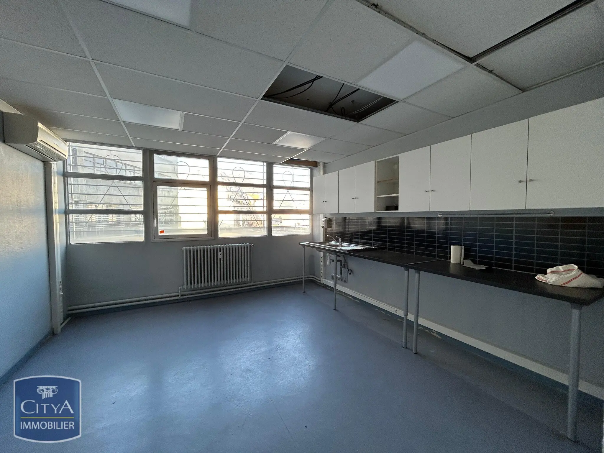 Photo 6 Local Commercial 405m²