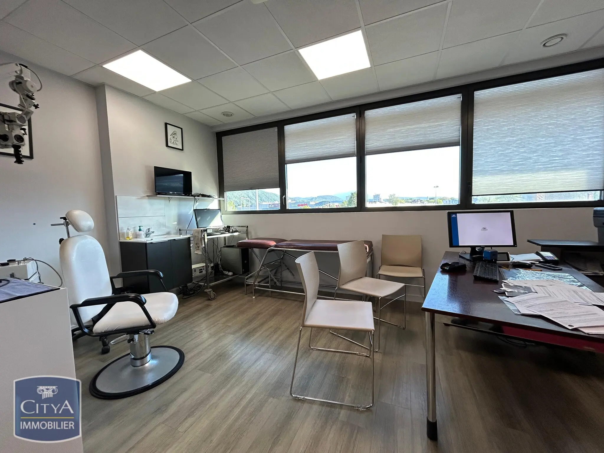 Photo 2 Local Professionnel 42.9m²