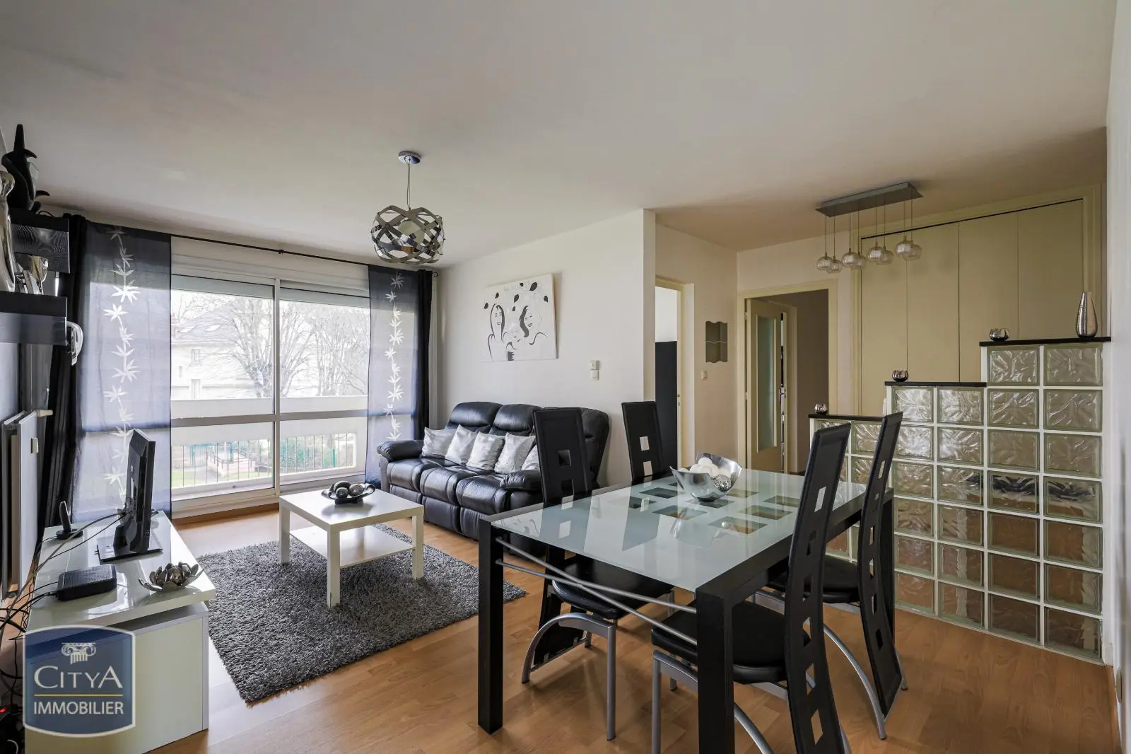 Photo 3 Appartement 4 pièces 77m²