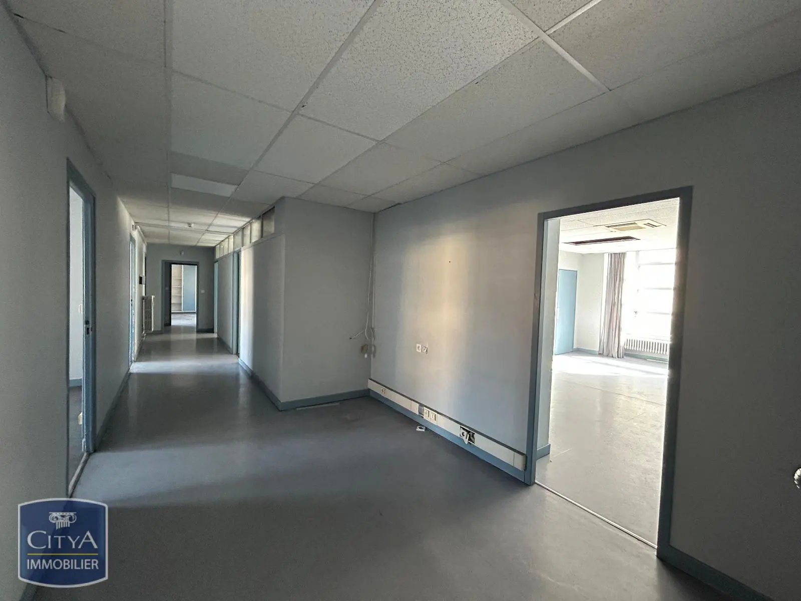 Photo 3 Local Commercial 405m²