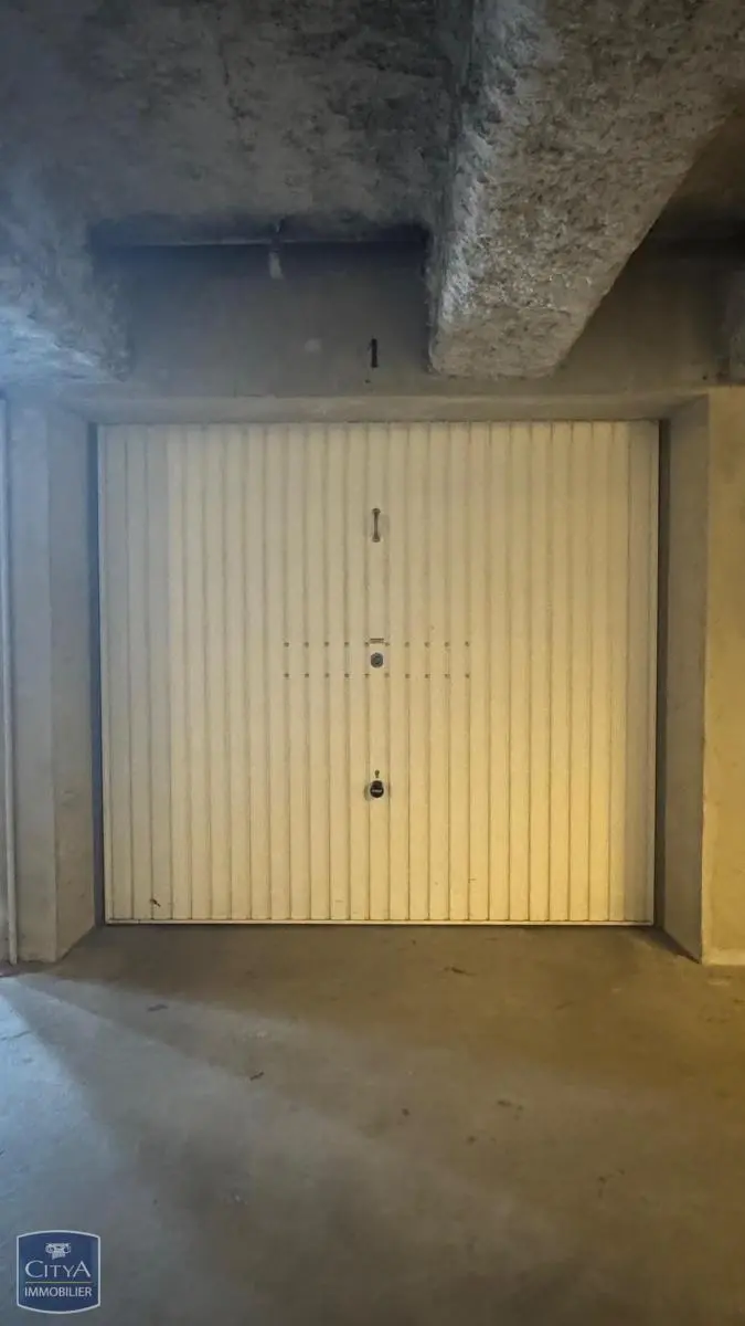 Photo 1 Parking 17m²