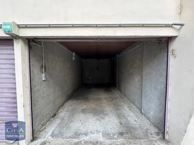 Photo 1 Parking