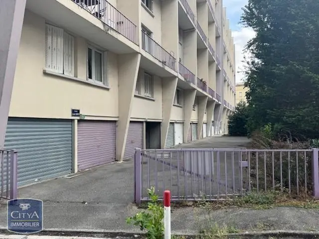Photo 3 Parking