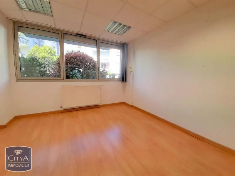 Photo 3 Local Professionnel 133.69m²