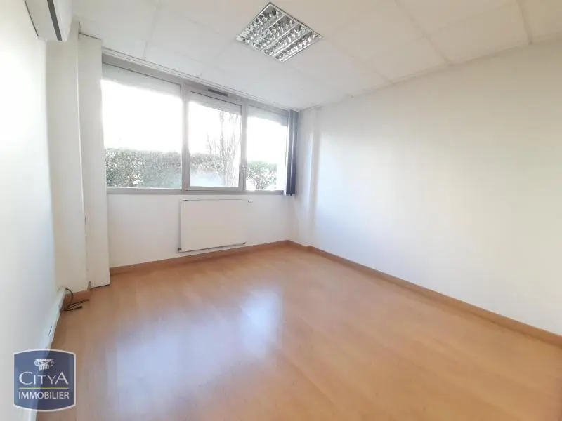 Photo 5 Local Professionnel 133.69m²