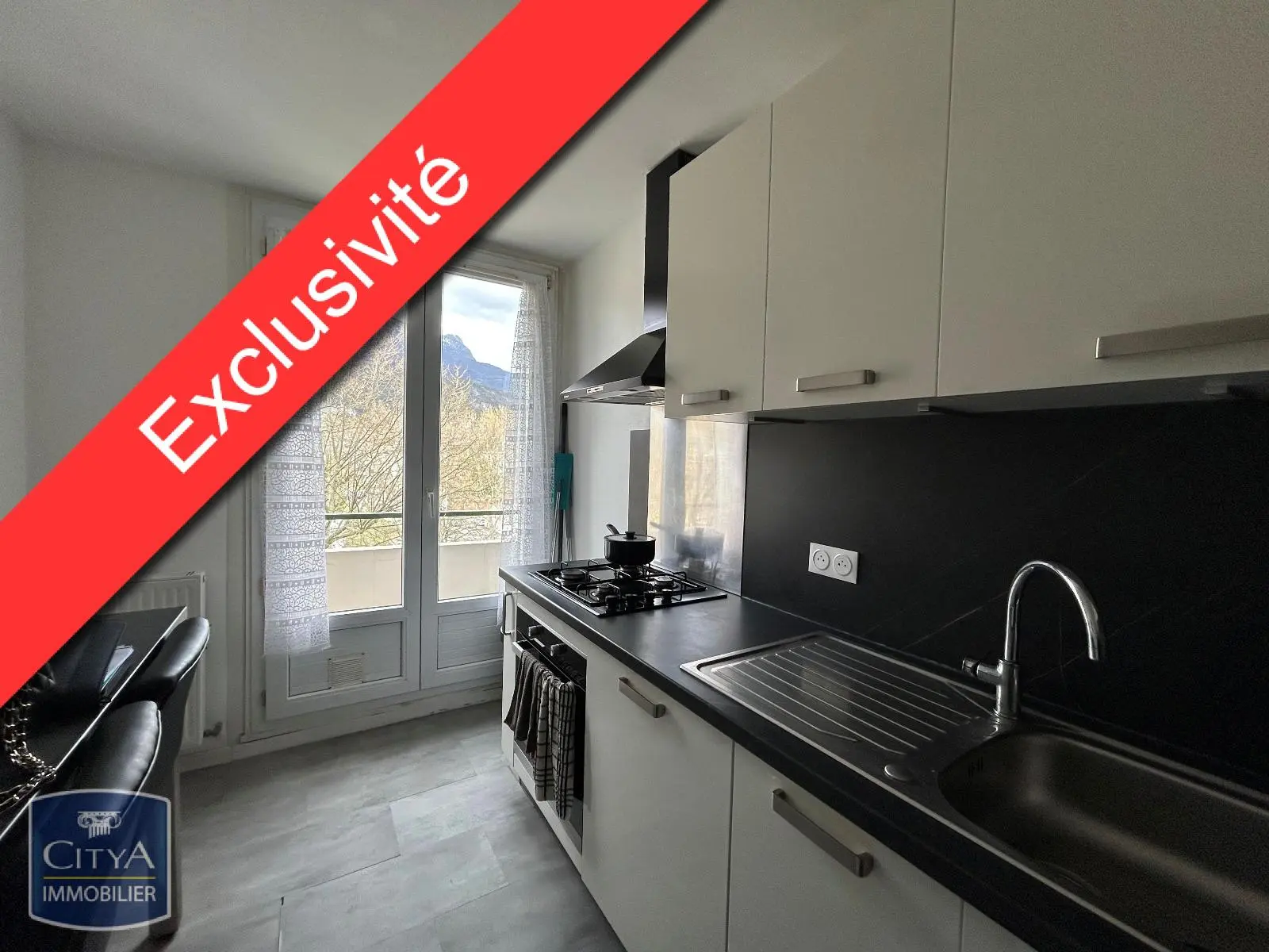 Photo 1 Appartement 1 pièce 27.12m²