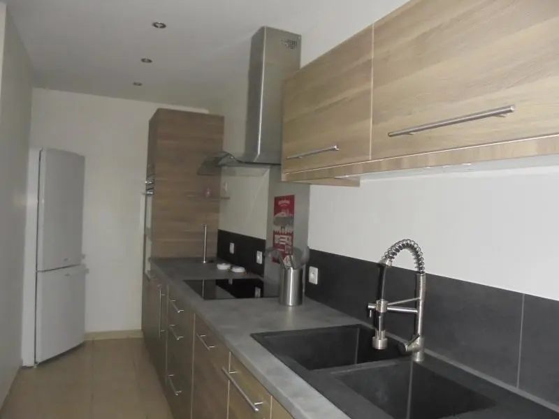 A LOUER T2 MEUBLE ST MARCELLIN