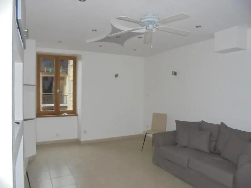 A LOUER T2 MEUBLE ST MARCELLIN