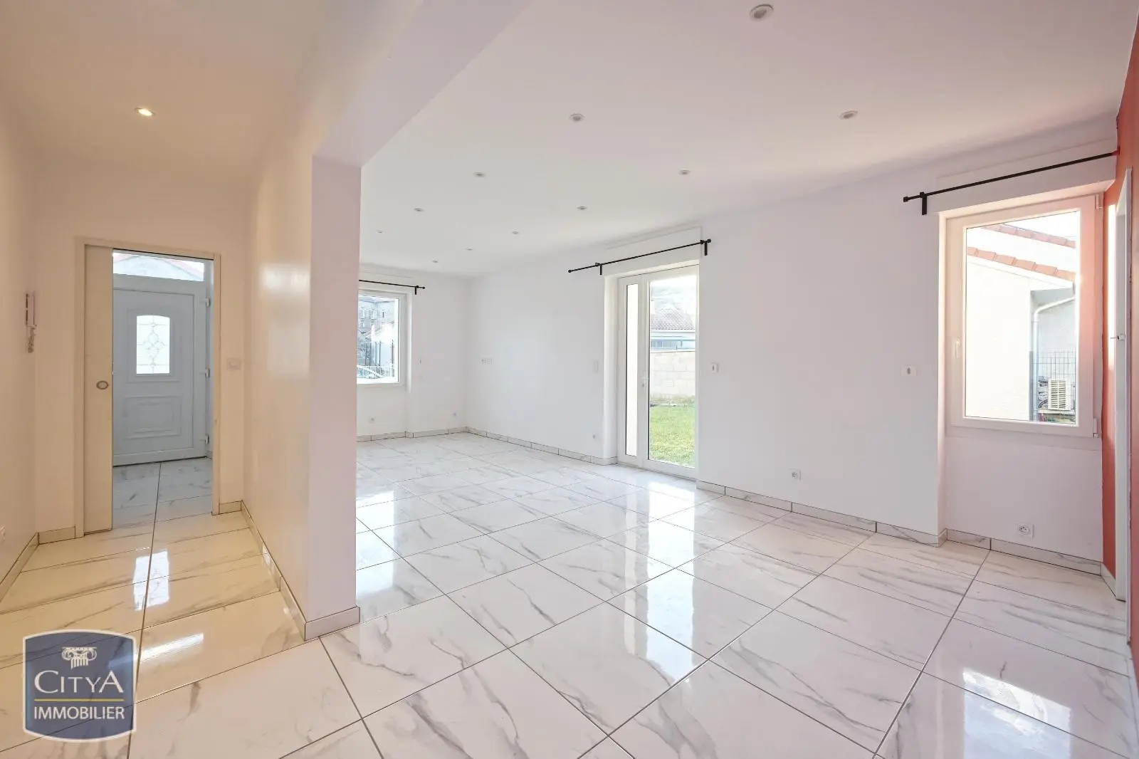Photo 1 Maison 6 pièces 147.68m²